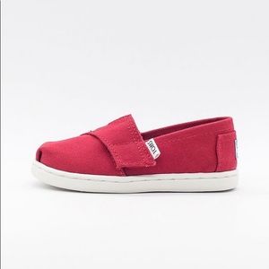 TOMS Tiny Red Canvas Classics Shoes, Size 5